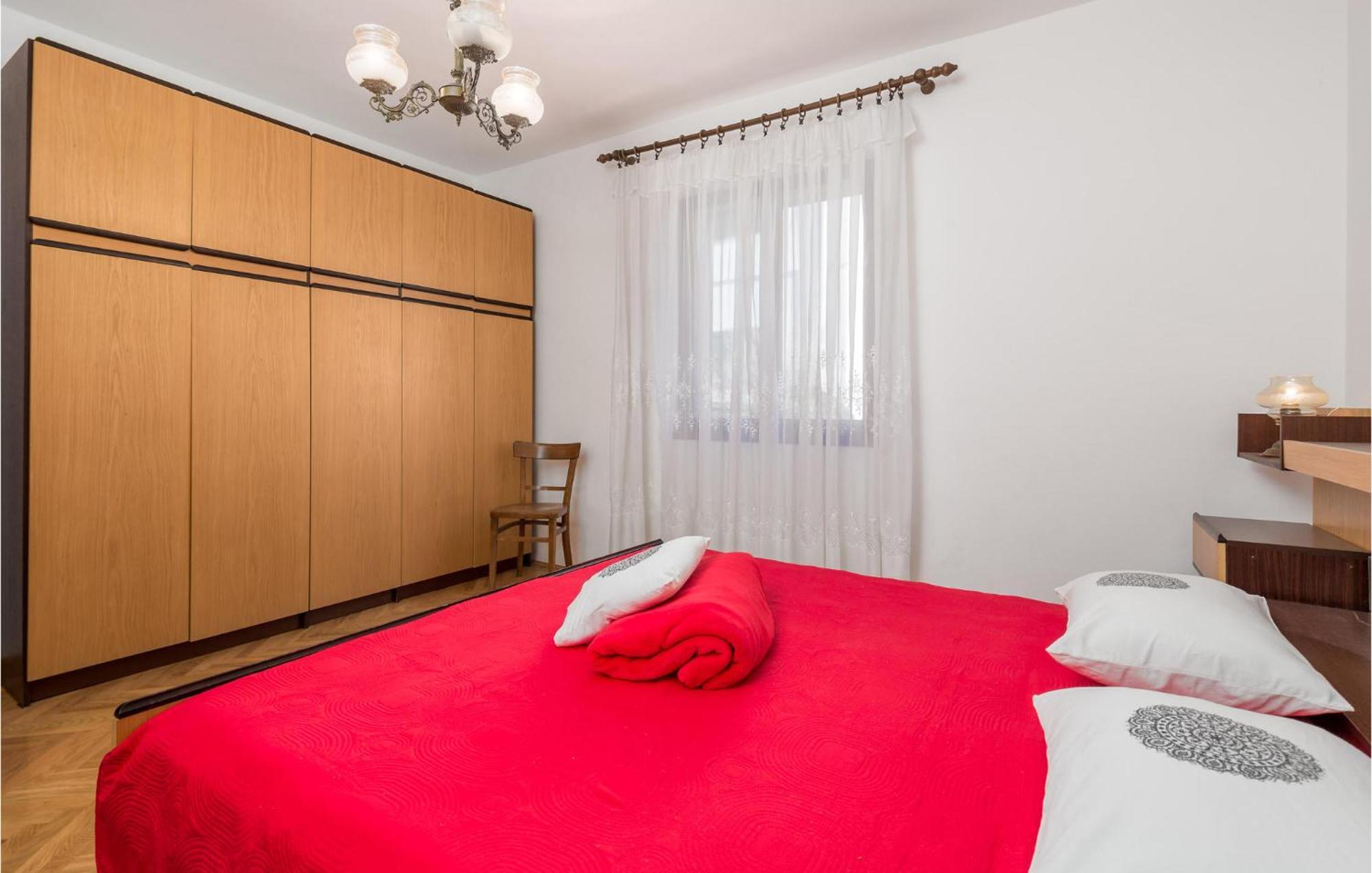 2 Bedroom Awesome Apartment In Pag Pag Town Exterior photo