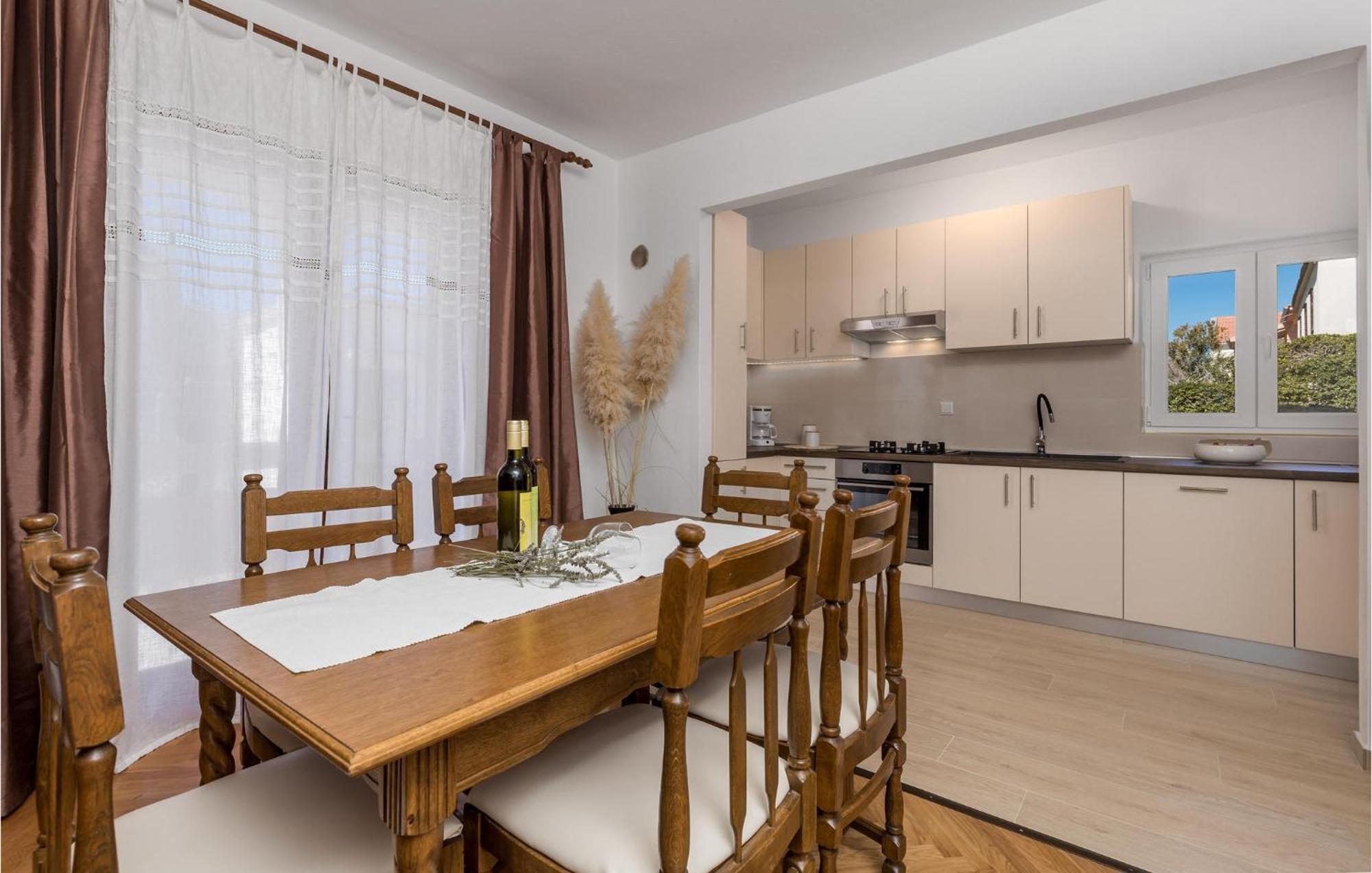2 Bedroom Awesome Apartment In Pag Pag Town Exterior photo